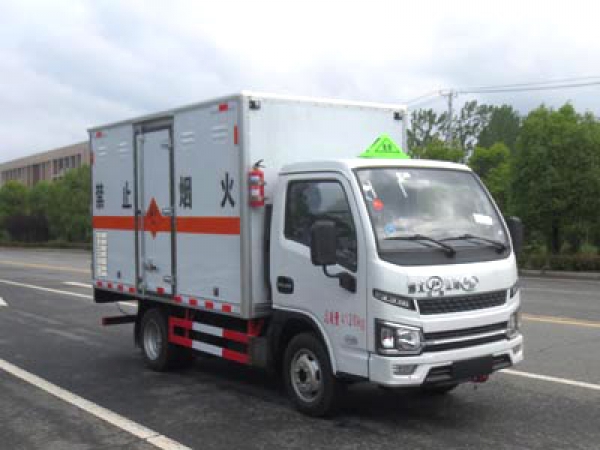 躍進(jìn)爆炸物品運(yùn)輸車(藍(lán)牌)